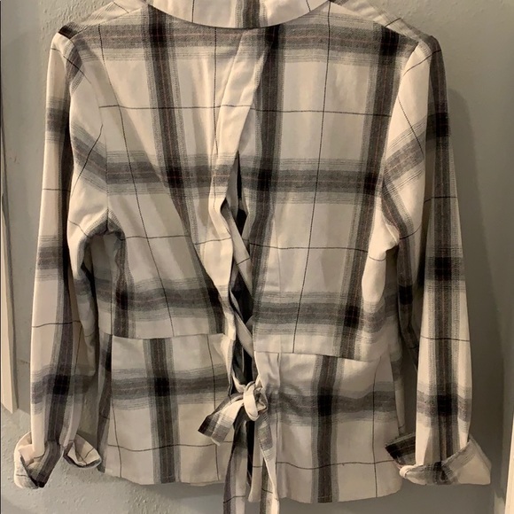 Heartloon button up long sleeve with tie back - Picture 4 of 8